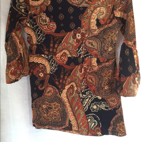 Alluring top with rich colors and pattern - Picture 3 of 5